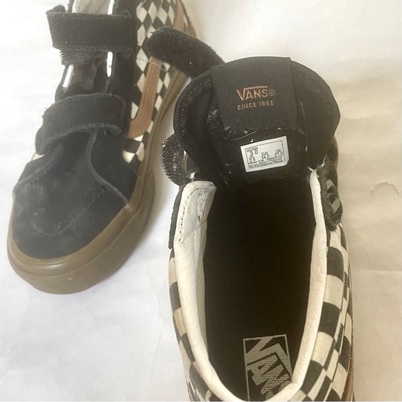 VANS - Picture 4 of 10